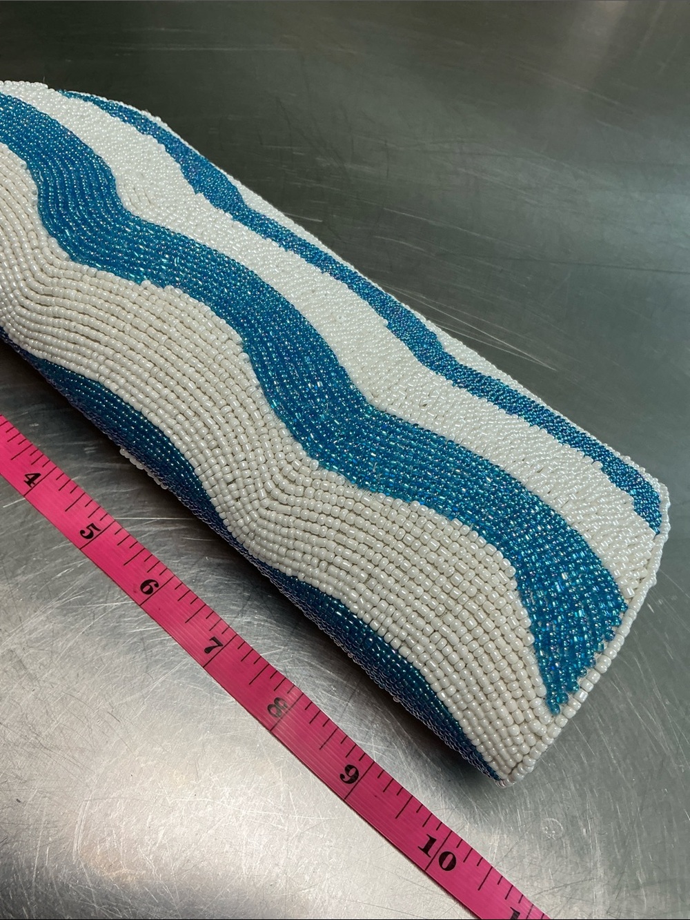 KC Malhan  Beaded turquoise/white clutch, magnetic closure. - Picture 6 of 9